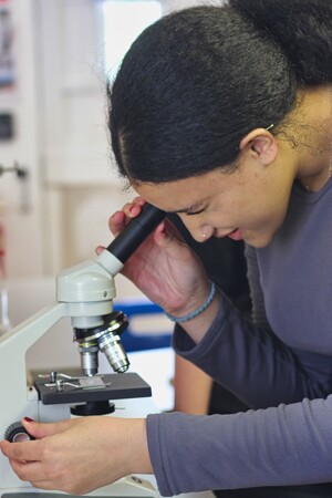 Great Oaks Small School Student in Science